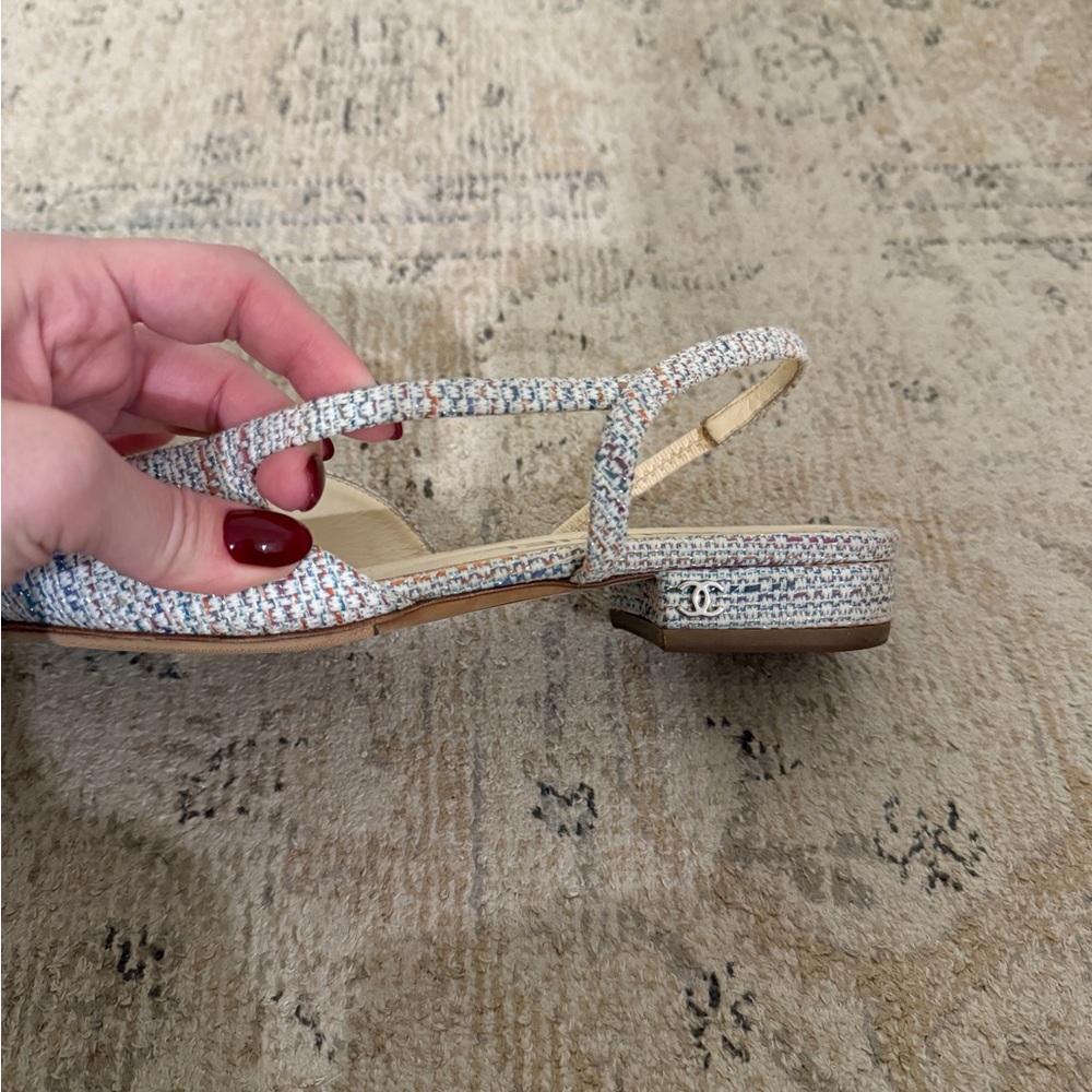 Chanel navy and tweed slingbacks - Picture 5 of 7